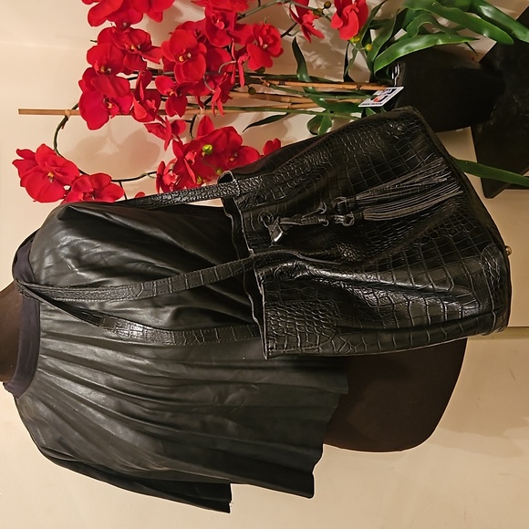 (EUC) GENUINE LEATHER PATRICIA NASH PURSE - Picture 9 of 11